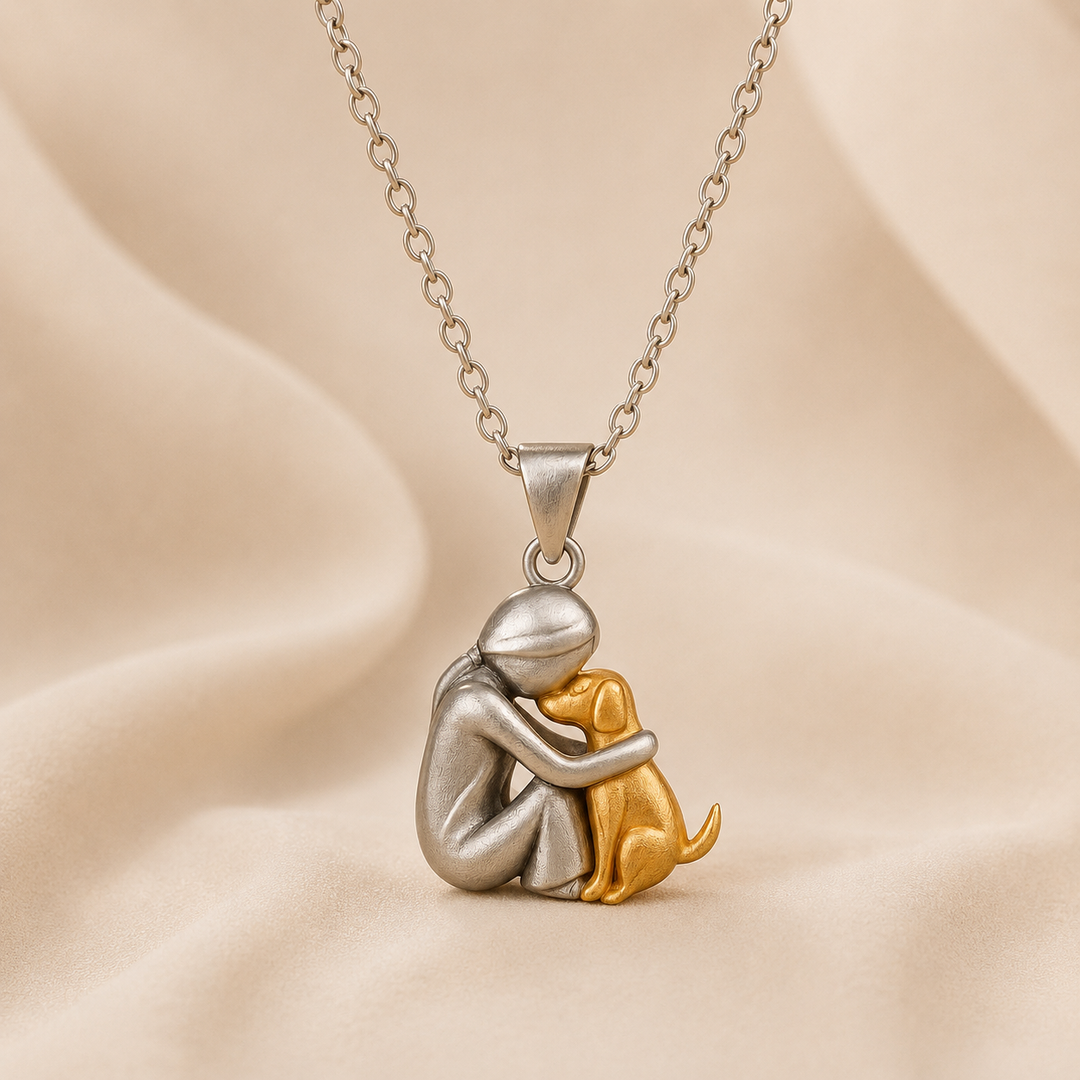 Emma - Halskette, Frau mit Hund, Silber / Gold