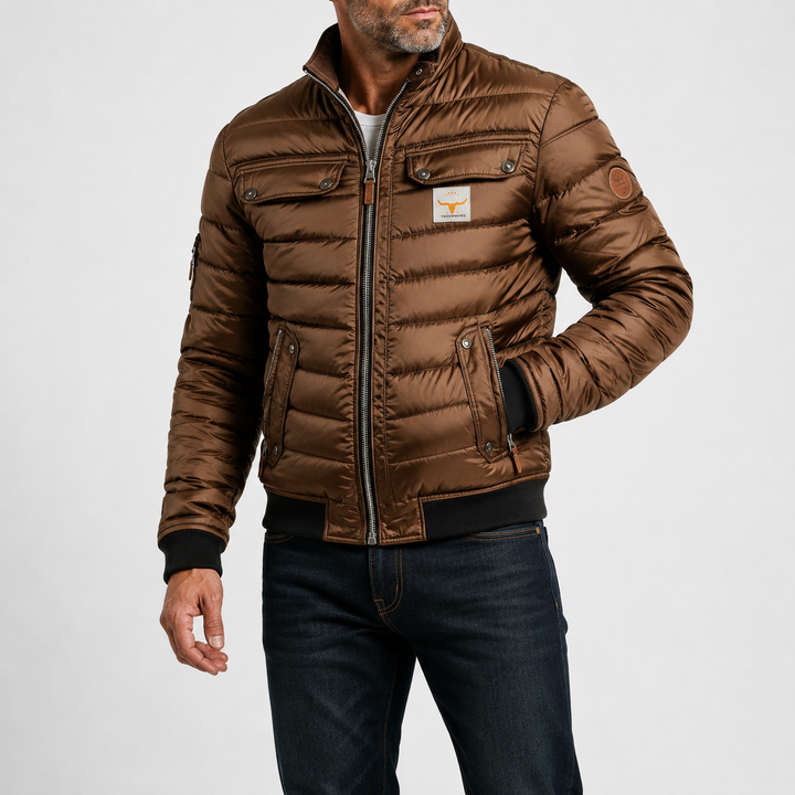 Konrad - Steppjacke im Vintage-Look in Braun, getragen zu Jeans