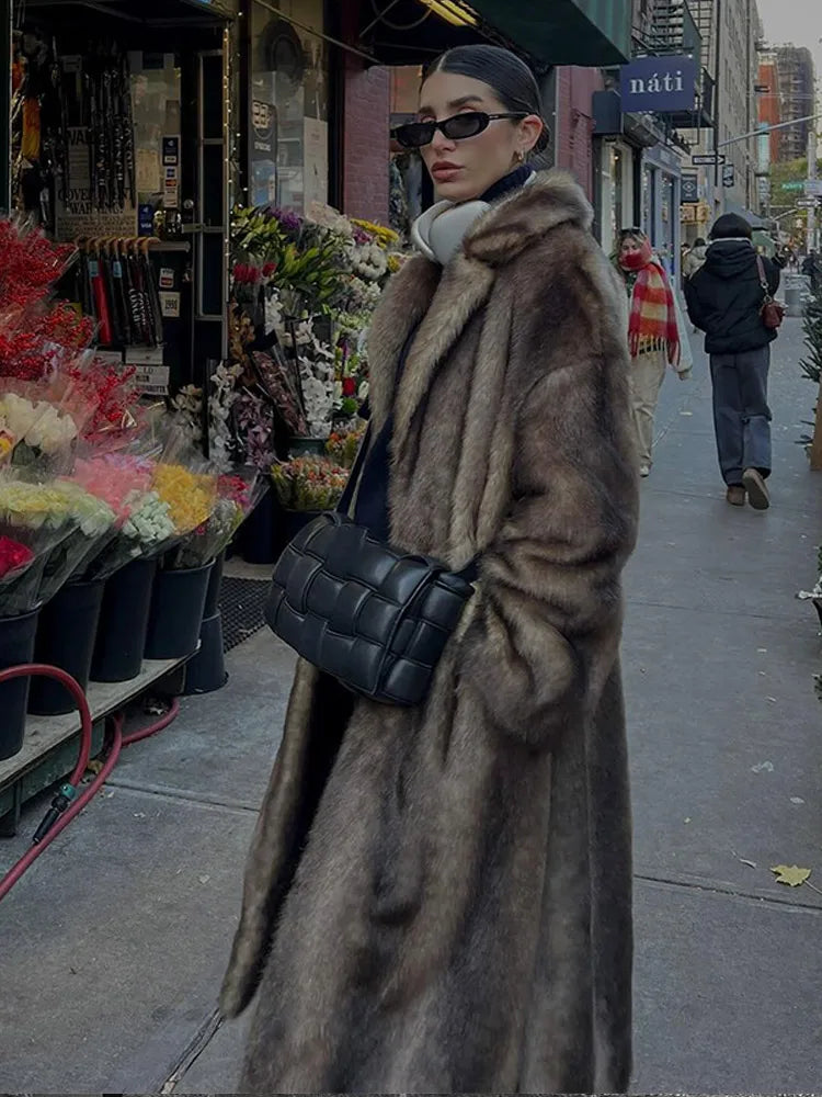 Eileen - Oversized Kunstfellmantel
