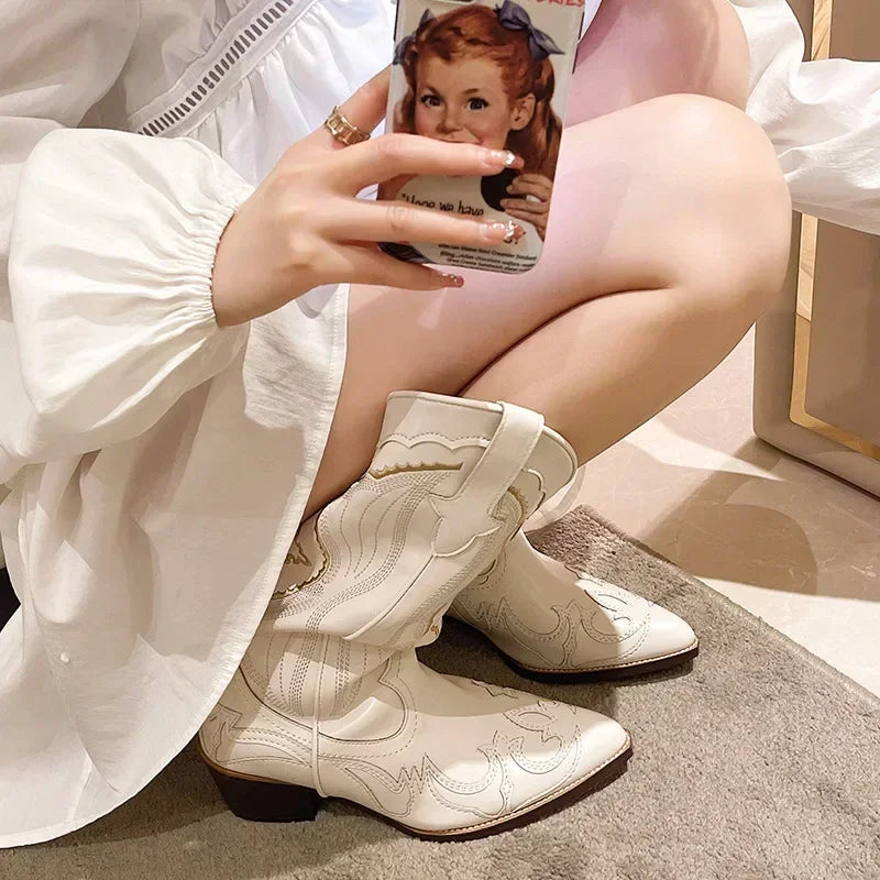 Elisabeth - Bestickte Stiefel