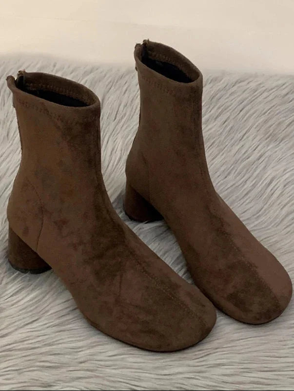 Leila - Stiefeletten in Wildlederoptik