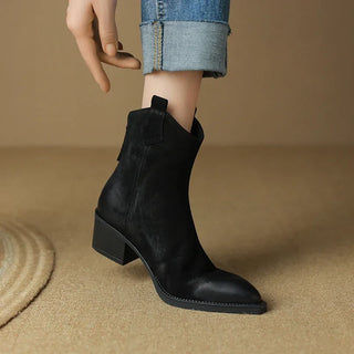 Brigitte - Velours-Stiefeletten