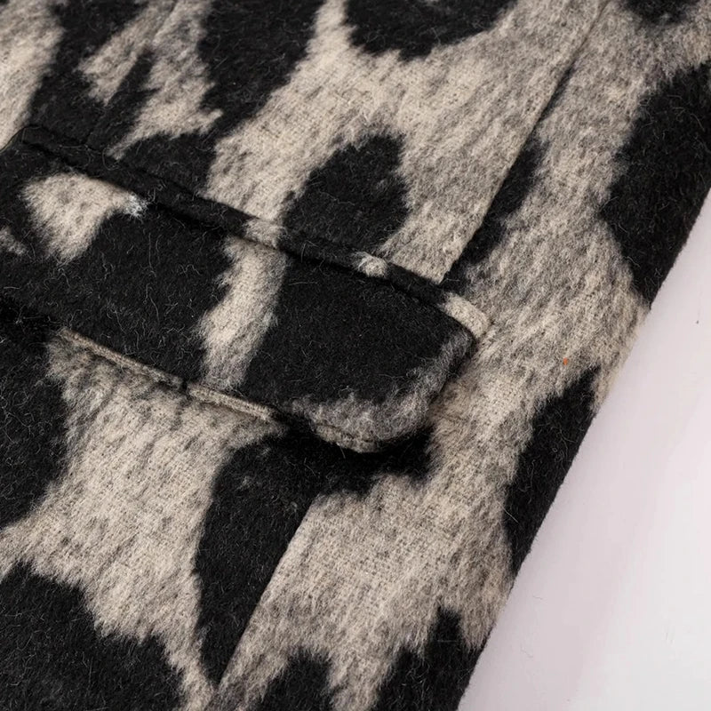 Clara - Mantel im Leoprint