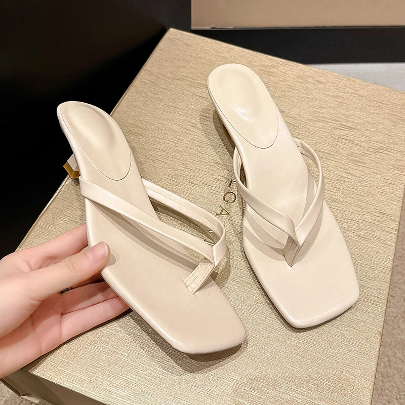Thea - Sandaletten mit kleinem Absatz
