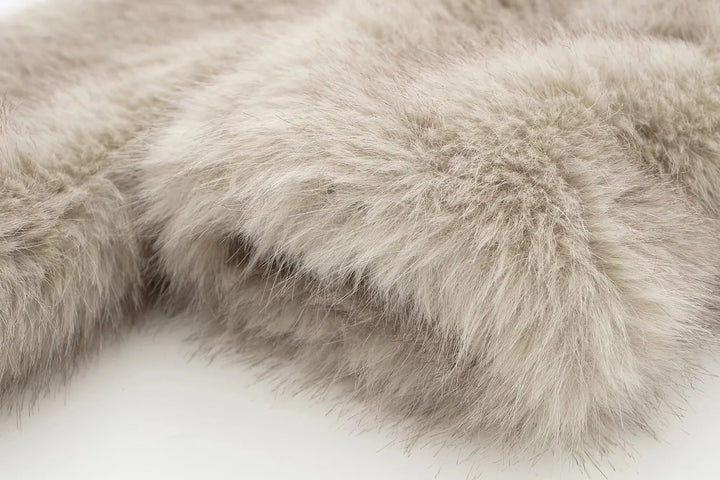 Lia - Oversized Kunstfellmantel