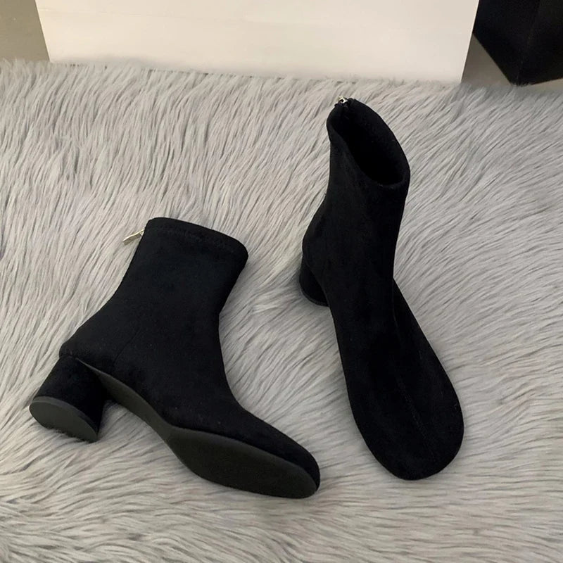 Leila - Stiefeletten in Wildlederoptik