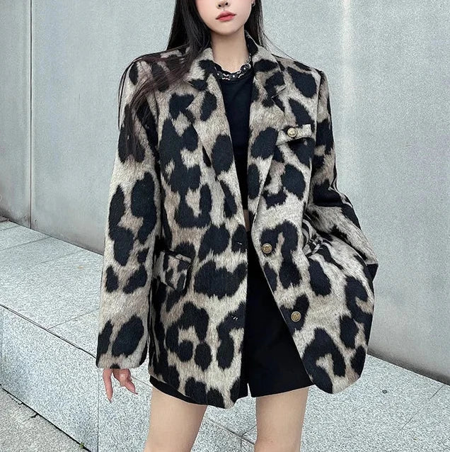Clara - Mantel im Leoprint