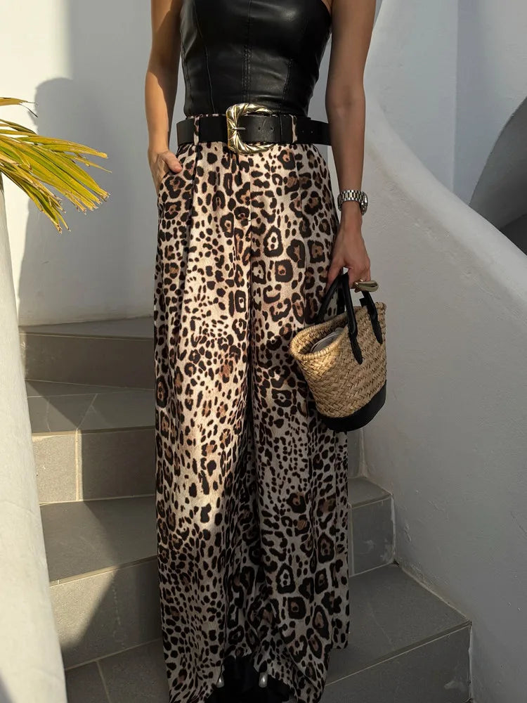 Selma - Weite Hose im Leoprint