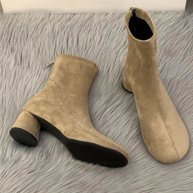 Leila - Stiefeletten in Wildlederoptik