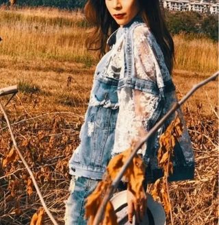 Brigitte - Bestickte Jeansjacke