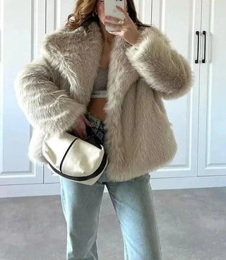 Lia - Oversized Kunstfellmantel