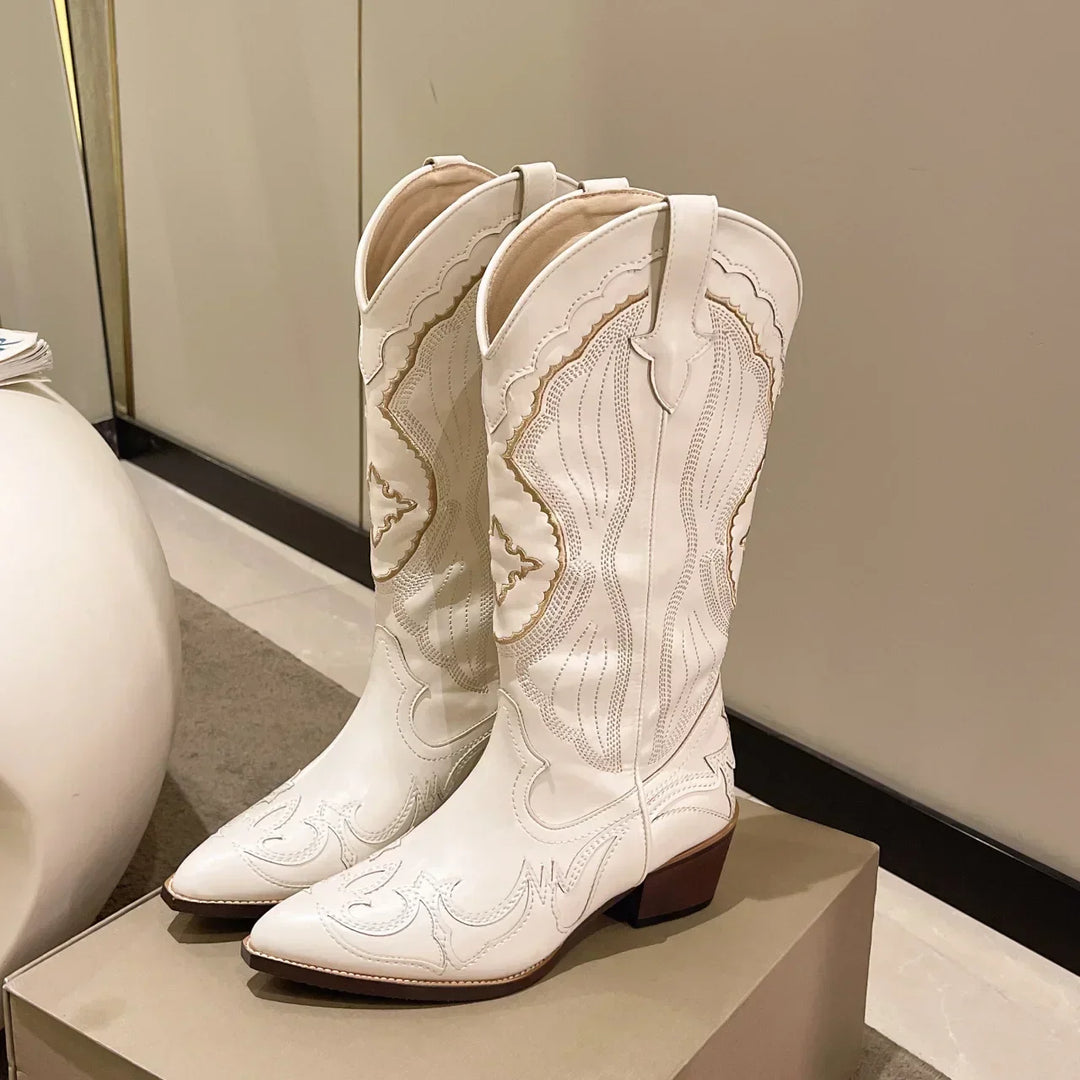 Elisabeth - Bestickte Stiefel