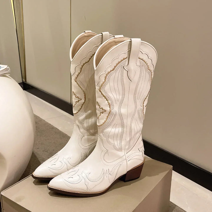 Elisabeth - Bestickte Stiefel