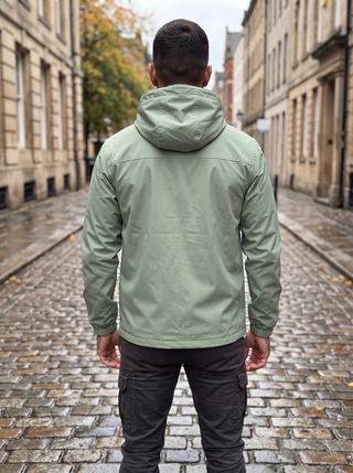 Jonas - Regenjacke mit Kapuze in Hellgrün, Rückansicht