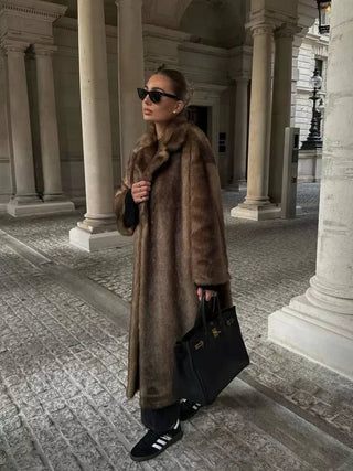 Eileen - Oversized Kunstfellmantel
