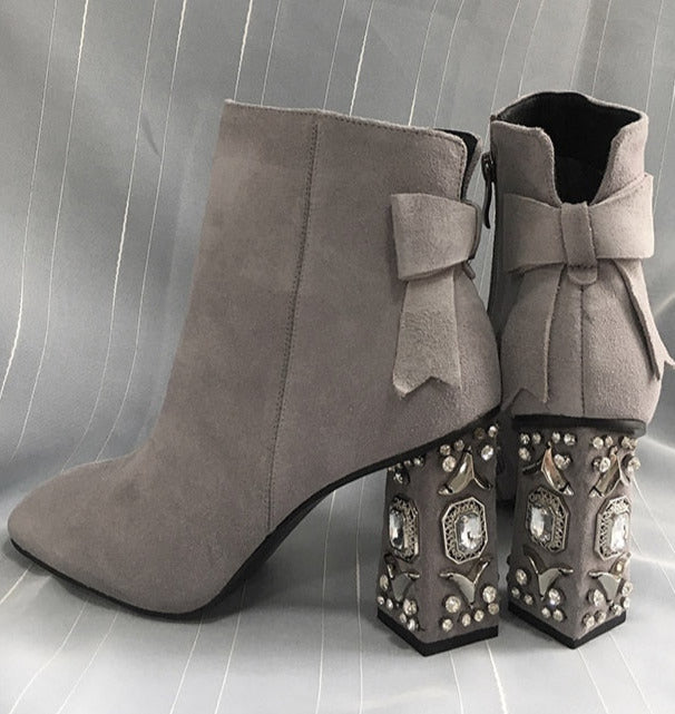 Dagmar - Velourspumps mit Schleife