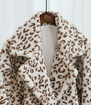 Sonja - Kunstfellmantel im Leoprint