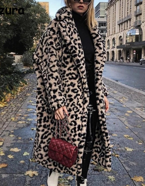 Sonja - Kunstfellmantel im Leoprint