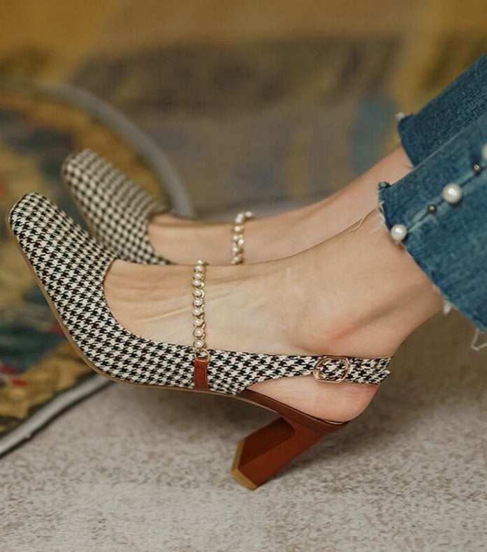 Greta - Vintage-Pumps mit Perlen