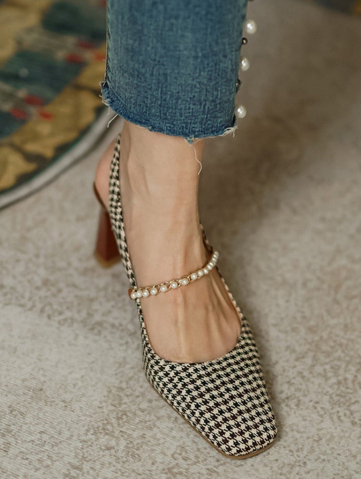 Greta - Vintage-Pumps mit Perlen