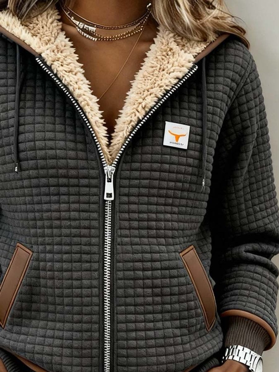 Hanna - Steppjacke mit Teddy-Kapuze, Detail Reißverschluss und Teddyfleece